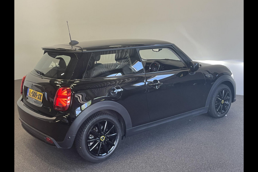 MINI Mini Electric Classic 33 kWh All Black Climate control Cruise control LED Parkeersensoren Achteruitrijcamera