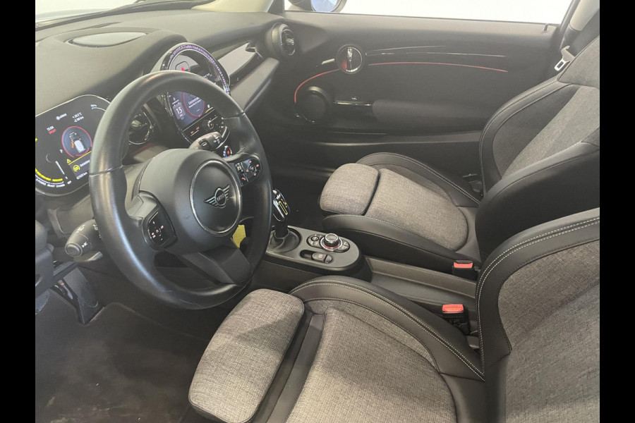 MINI Mini Electric Classic 33 kWh All Black Climate control Cruise control LED Parkeersensoren Achteruitrijcamera