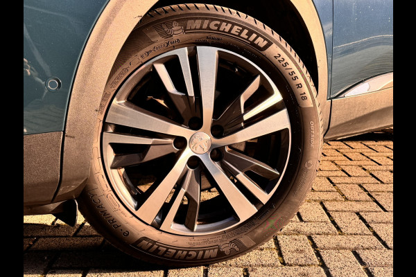 Peugeot 3008 1.2 PureTech Allure | 18"velgen | Camera achter | Navigatie | Carplay/Android | Cimatecontrol | Cruisecontrol