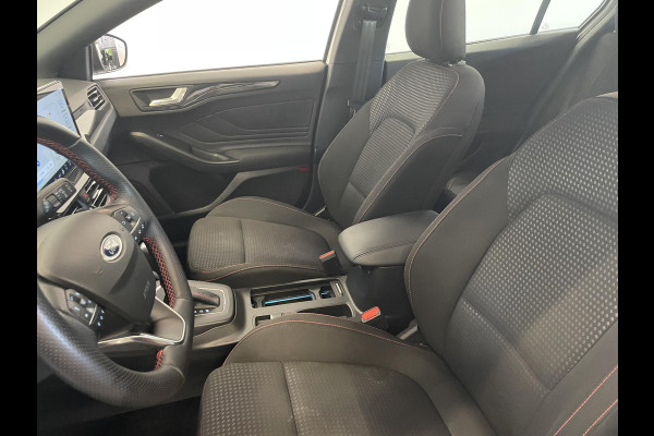 Ford Focus 1.0 Focus 125 PK HB ST-Line Automaat Navigatie Climate control cruise control Carplay LM velgen Parkeersensoren Led Matrix koplampen