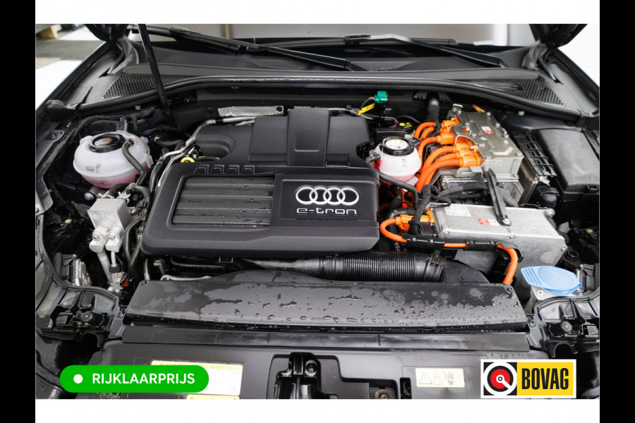 Audi A3 Sportback 40 e-tron 204 PK 2x S-Line | Panoramadak | Adaptive Cruise | Led |Stoelverwarming PDC V+A, Privacy glas, 18 inch