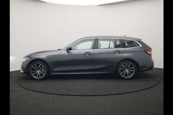 BMW 3 Serie Touring 330e xDrive Sportline Plug In Hybrid 293pk Dealer O.H PHEV | Adaptive Cruise | Laser LED | Head Up | Camera | Lederen Sportstoelen Verwarmd | Keyless | M-Sportstuur Verwarmd | Navigatie | Blis | Virtual | DAB |