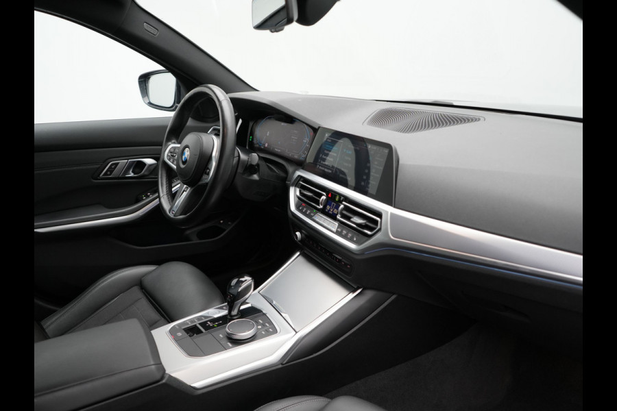 BMW 3 Serie Touring 330e xDrive Sportline Plug In Hybrid 293pk Dealer O.H PHEV | Adaptive Cruise | Laser LED | Head Up | Camera | Lederen Sportstoelen Verwarmd | Keyless | M-Sportstuur Verwarmd | Navigatie | Blis | Virtual | DAB |