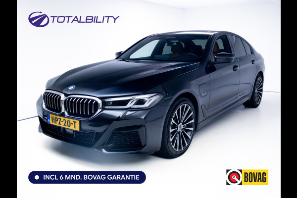 BMW 5 Serie 545e xDrive High Exec. M-sport Black Edition 394 PK automaat | Open Dak | Trekhaak elec. | 360 Camera, Stoel- en stuurverwarming