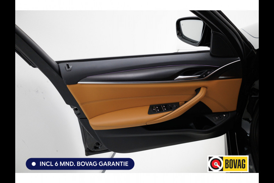 BMW 5 Serie 545e xDrive High Exec. M-sport Black Edition 394 PK automaat | Open Dak | Trekhaak elec. | 360 Camera, Stoel- en stuurverwarming