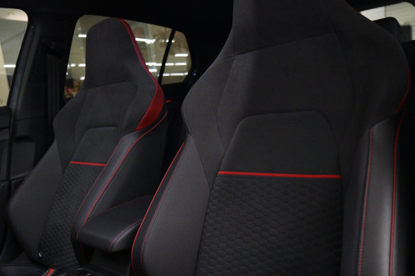 Volkswagen Golf 2.0 TSI GTI CLUBSPORT BLACK STYLE/PERFORMANCE/NURBUGRING/PANO/H-K/IQ-LIGHT/VOLL