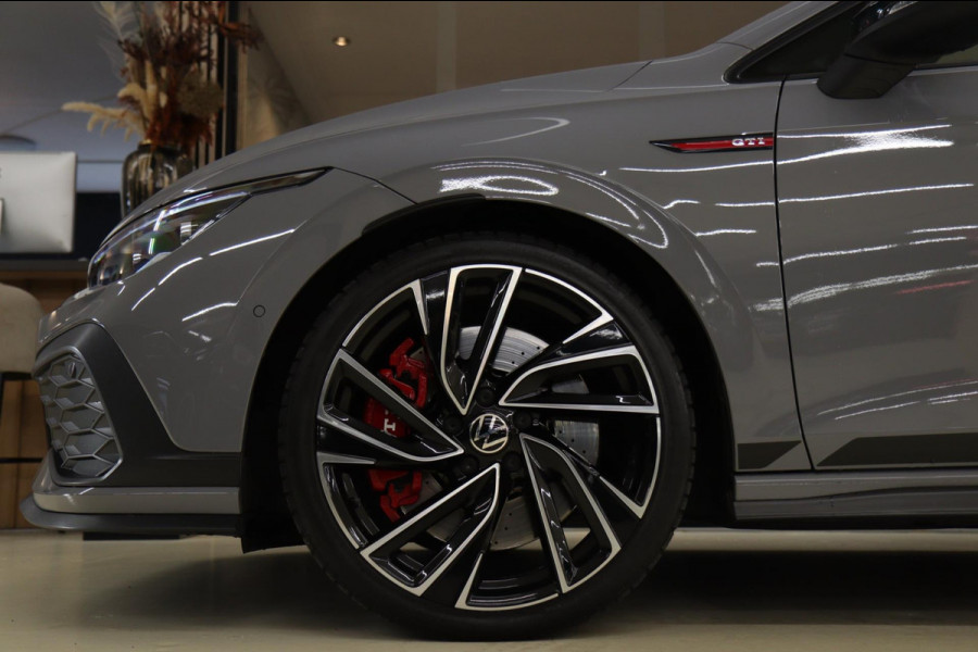 Volkswagen Golf 2.0 TSI GTI CLUBSPORT BLACK STYLE/PERFORMANCE/NURBUGRING/PANO/H-K/IQ-LIGHT/VOLL