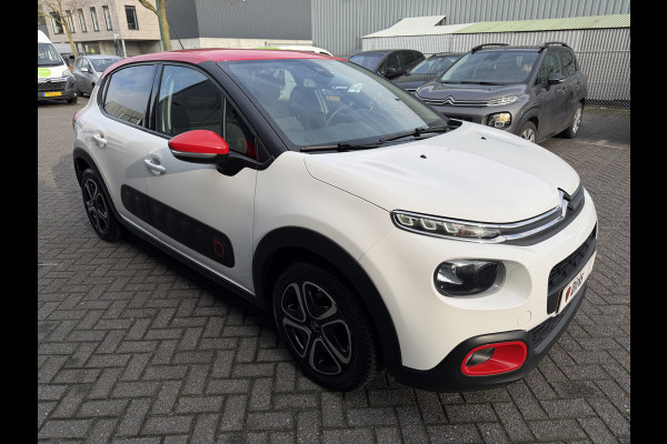 Citroën C3 82pk Shine (Trekhaak - Stoelverwarming - Camera - Navigatie via App - Automatische Airco - Parkeersensoren)