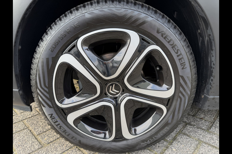 Citroën C3 82pk Shine (Trekhaak - Stoelverwarming - Camera - Navigatie via App - Automatische Airco - Parkeersensoren)