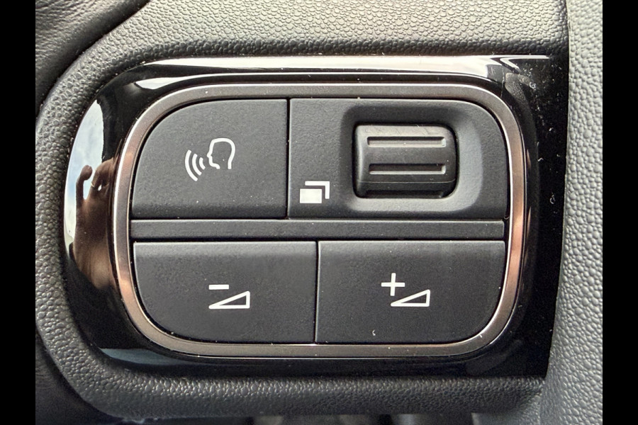 Citroën C3 82pk Shine (Trekhaak - Stoelverwarming - Camera - Navigatie via App - Automatische Airco - Parkeersensoren)