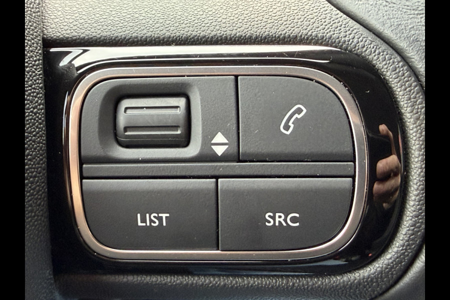 Citroën C3 82pk Shine (Trekhaak - Stoelverwarming - Camera - Navigatie via App - Automatische Airco - Parkeersensoren)