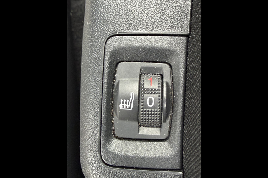 Citroën C3 82pk Shine (Trekhaak - Stoelverwarming - Camera - Navigatie via App - Automatische Airco - Parkeersensoren)