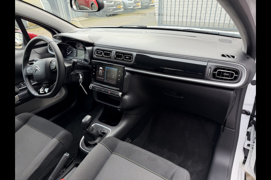 Citroën C3 82pk Shine (Trekhaak - Stoelverwarming - Camera - Navigatie via App - Automatische Airco - Parkeersensoren)
