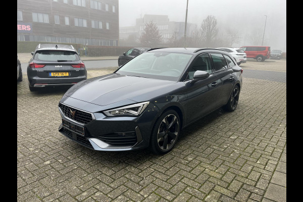 CUPRA Leon Sportstourer 1.4 e-Hybrid Business | Stoelverwarming |  Adaptieve cruisecontrol (ACC) | Achteruitrijcamera | Navigatiesysteem | LM Winterset! |