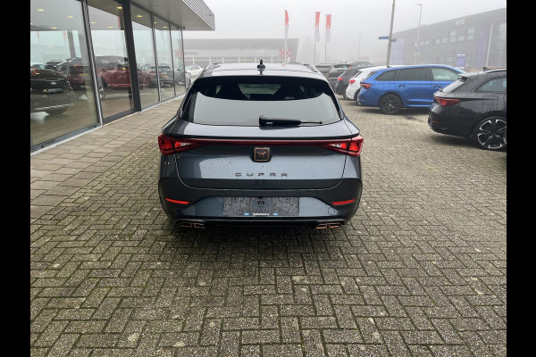 CUPRA Leon Sportstourer 1.4 e-Hybrid Business | Stoelverwarming |  Adaptieve cruisecontrol (ACC) | Achteruitrijcamera | Navigatiesysteem | LM Winterset! |