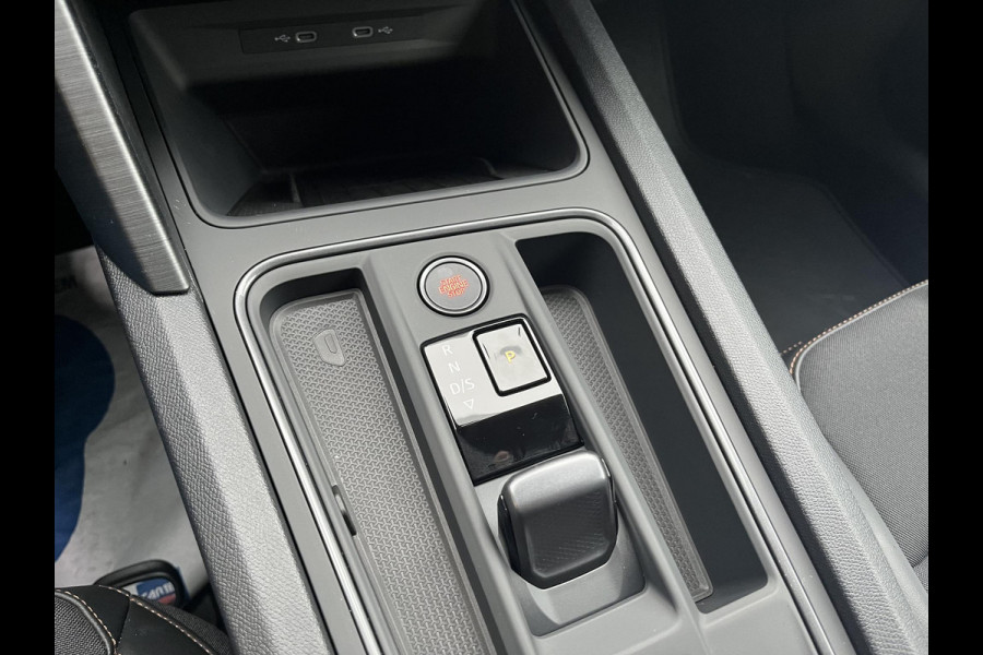 CUPRA Leon Sportstourer 1.4 e-Hybrid Business | Stoelverwarming |  Adaptieve cruisecontrol (ACC) | Achteruitrijcamera | Navigatiesysteem | LM Winterset! |