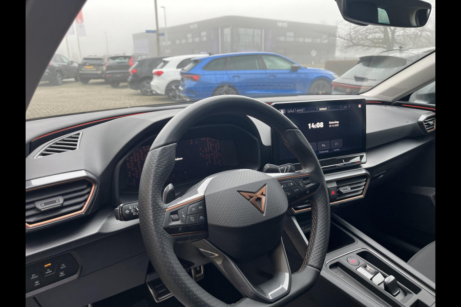 CUPRA Leon Sportstourer 1.4 e-Hybrid Business | Stoelverwarming |  Adaptieve cruisecontrol (ACC) | Achteruitrijcamera | Navigatiesysteem | LM Winterset! |