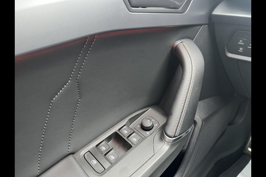 CUPRA Leon Sportstourer 1.4 e-Hybrid Business | Stoelverwarming |  Adaptieve cruisecontrol (ACC) | Achteruitrijcamera | Navigatiesysteem | LM Winterset! |