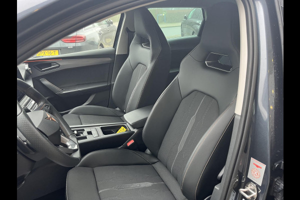 CUPRA Leon Sportstourer 1.4 e-Hybrid Business | Stoelverwarming |  Adaptieve cruisecontrol (ACC) | Achteruitrijcamera | Navigatiesysteem | LM Winterset! |