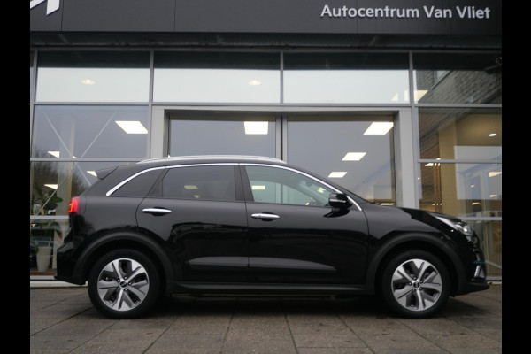 Kia e-Niro ExecutiveLine 64 kWh | Cruise | Clima | Camera | Carplay | Navi | Schuif-kanteldak | Stoelverwarming-ventilatie | Keyless |