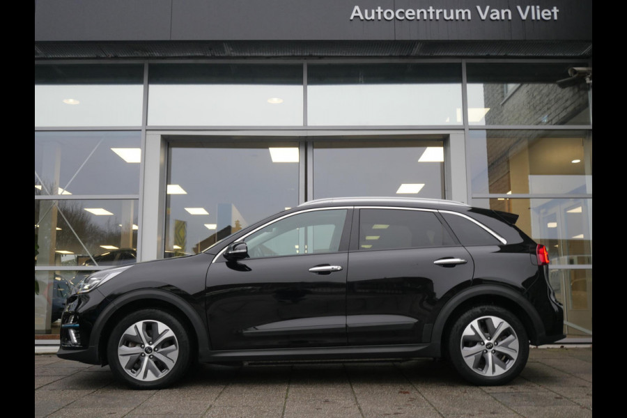 Kia e-Niro ExecutiveLine 64 kWh | Cruise | Clima | Camera | Carplay | Navi | Schuif-kanteldak | Stoelverwarming-ventilatie | Keyless |