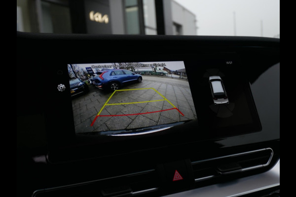 Kia e-Niro ExecutiveLine 64 kWh | Cruise | Clima | Camera | Carplay | Navi | Schuif-kanteldak | Stoelverwarming-ventilatie | Keyless |