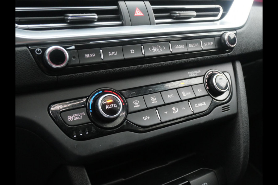 Kia e-Niro ExecutiveLine 64 kWh | Cruise | Clima | Camera | Carplay | Navi | Schuif-kanteldak | Stoelverwarming-ventilatie | Keyless |