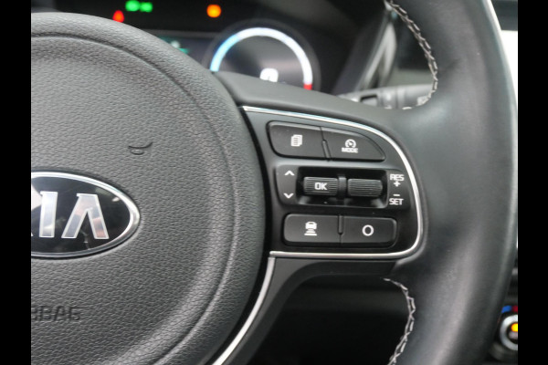 Kia e-Niro ExecutiveLine 64 kWh | Cruise | Clima | Camera | Carplay | Navi | Schuif-kanteldak | Stoelverwarming-ventilatie | Keyless |