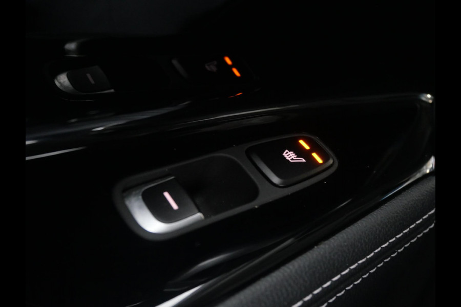 Kia e-Niro ExecutiveLine 64 kWh | Cruise | Clima | Camera | Carplay | Navi | Schuif-kanteldak | Stoelverwarming-ventilatie | Keyless |