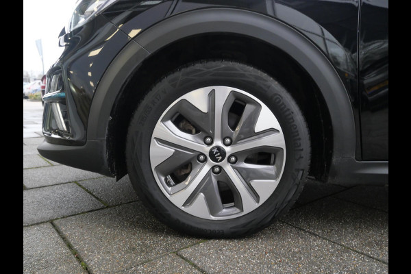 Kia e-Niro ExecutiveLine 64 kWh | Cruise | Clima | Camera | Carplay | Navi | Schuif-kanteldak | Stoelverwarming-ventilatie | Keyless |