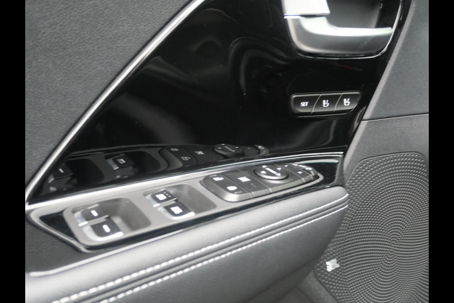 Kia e-Niro ExecutiveLine 64 kWh | Cruise | Clima | Camera | Carplay | Navi | Schuif-kanteldak | Stoelverwarming-ventilatie | Keyless |