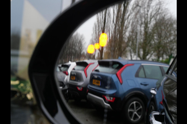 Kia e-Niro ExecutiveLine 64 kWh | Cruise | Clima | Camera | Carplay | Navi | Schuif-kanteldak | Stoelverwarming-ventilatie | Keyless |