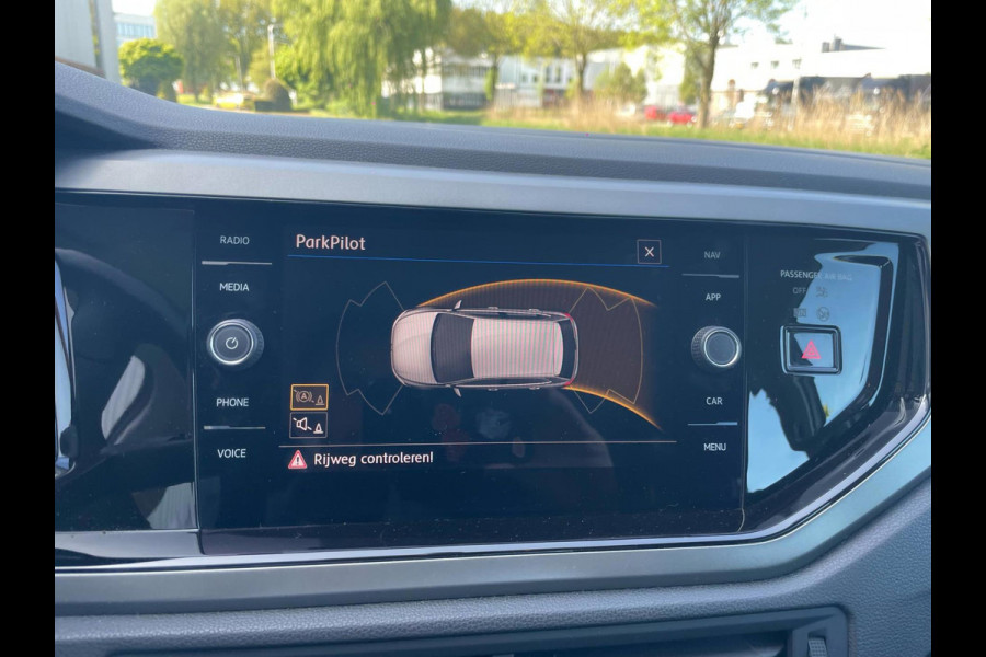 Volkswagen Polo 1.0 TSI Comfortline / navigatie / parkeerhulp / CarPlay