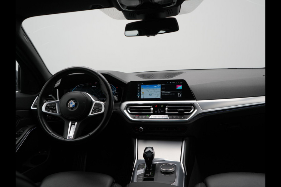 BMW 3 Serie Touring 330e xDrive Sportline Plug In Hybrid 293pk Dealer O.H PHEV | Adaptive Cruise | Laser LED | Head Up | Camera | Lederen Sportstoelen Verwarmd | Keyless | M-Sportstuur Verwarmd | Navigatie | Blis | Virtual | DAB |