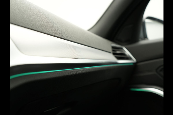 BMW 3 Serie Touring 330e xDrive Sportline Plug In Hybrid 293pk Dealer O.H PHEV | Adaptive Cruise | Laser LED | Head Up | Camera | Lederen Sportstoelen Verwarmd | Keyless | M-Sportstuur Verwarmd | Navigatie | Blis | Virtual | DAB |