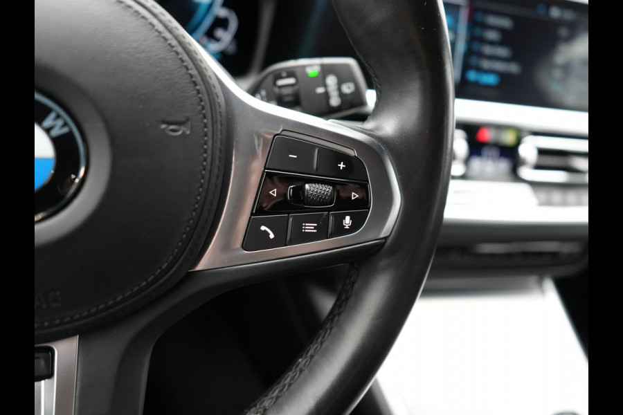 BMW 3 Serie Touring 330e xDrive Sportline Plug In Hybrid 293pk Dealer O.H PHEV | Adaptive Cruise | Laser LED | Head Up | Camera | Lederen Sportstoelen Verwarmd | Keyless | M-Sportstuur Verwarmd | Navigatie | Blis | Virtual | DAB |