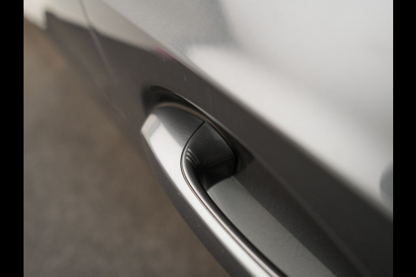 BMW 3 Serie Touring 330e xDrive Sportline Plug In Hybrid 293pk Dealer O.H PHEV | Adaptive Cruise | Laser LED | Head Up | Camera | Lederen Sportstoelen Verwarmd | Keyless | M-Sportstuur Verwarmd | Navigatie | Blis | Virtual | DAB |