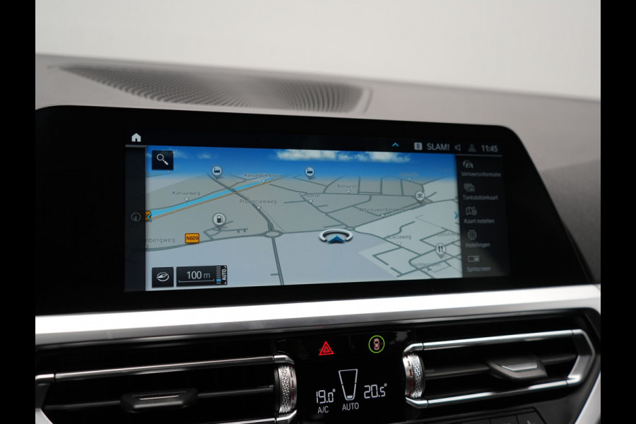 BMW 3 Serie Touring 330e xDrive Sportline Plug In Hybrid 293pk Dealer O.H PHEV | Adaptive Cruise | Laser LED | Head Up | Camera | Lederen Sportstoelen Verwarmd | Keyless | M-Sportstuur Verwarmd | Navigatie | Blis | Virtual | DAB |