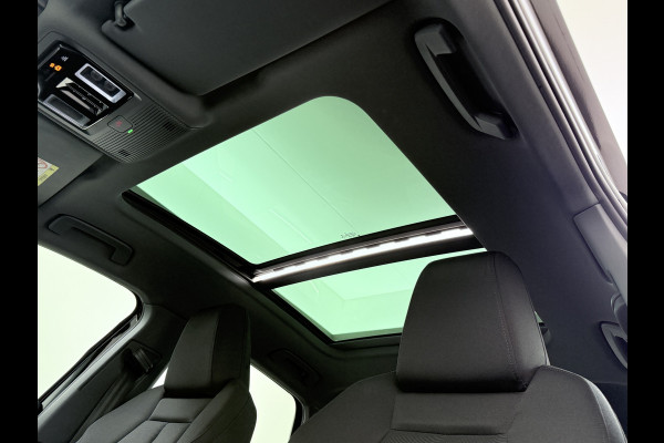 Audi Q4 e-tron L.E. Pano-dak-Schuifdak Camera Adap.Cruise W-pomp Navi-Plus Sportst.+Verwarmd PDC-a+v Matrix Led Advanced Plus Lmv 19" Elek.Achterklep Virtual Cockpit E-Call Bordherkenning Audi Connect +Phone-Box Keyless-Go A-Licht-Dynamisch S.O.H. 92% 1e Eigenaar Origineel Nederlandse Auto €56.174,- Nieuwprijs