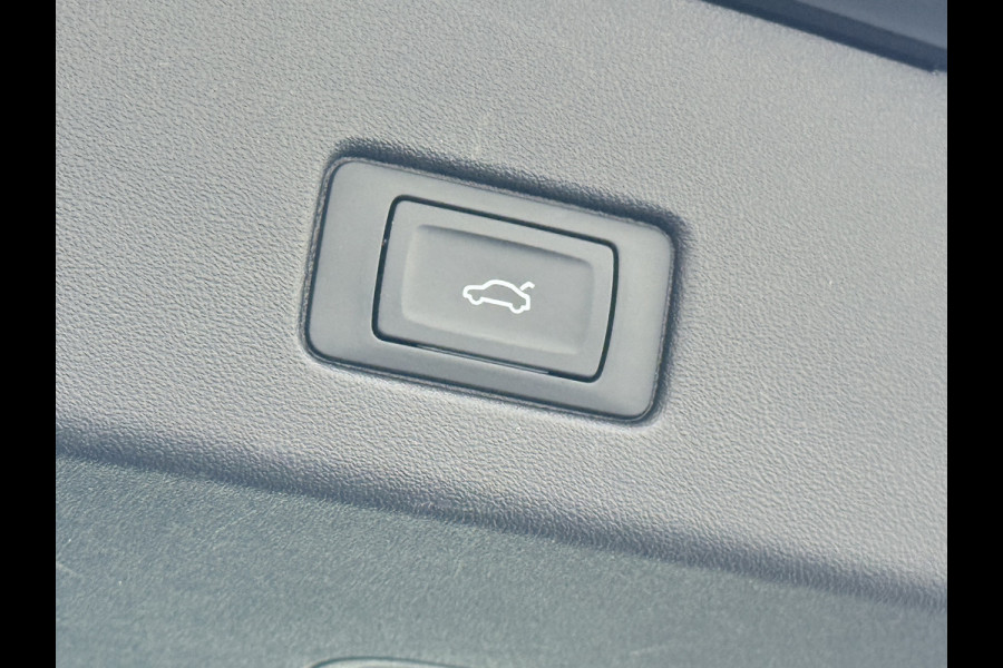 Audi Q4 e-tron L.E. Pano-dak-Schuifdak Camera Adap.Cruise W-pomp Navi-Plus Sportst.+Verwarmd PDC-a+v Matrix Led Advanced Plus Lmv 19" Elek.Achterklep Virtual Cockpit E-Call Bordherkenning Audi Connect +Phone-Box Keyless-Go A-Licht-Dynamisch S.O.H. 92% 1e Eigenaar Origineel Nederlandse Auto €56.174,- Nieuwprijs