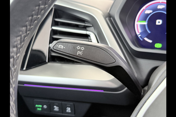 Audi Q4 e-tron L.E. Pano-dak-Schuifdak Camera Adap.Cruise W-pomp Navi-Plus Sportst.+Verwarmd PDC-a+v Matrix Led Advanced Plus Lmv 19" Elek.Achterklep Virtual Cockpit E-Call Bordherkenning Audi Connect +Phone-Box Keyless-Go A-Licht-Dynamisch S.O.H. 92% 1e Eigenaar Origineel Nederlandse Auto €56.174,- Nieuwprijs
