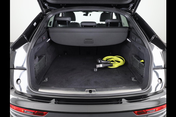 Audi Q5 Sportback 50 TFSI e S edition 299pk | Panoramadak | Trekhaak | Verwarmbare voorstoelen | Adpatieve cruise controle | Matrix koplampen | Navigatie