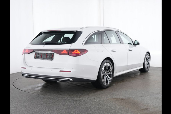 Mercedes-Benz E-Klasse Estate 300 e Luxury Line Plug-In Hybride Trekhaak | Rijassistentiepakket plus | Parkeerpakket met 360°-camera | Distronic | Sfeerverlichting. Inclusief 24 maanden MB Certified garantie voor Europa.