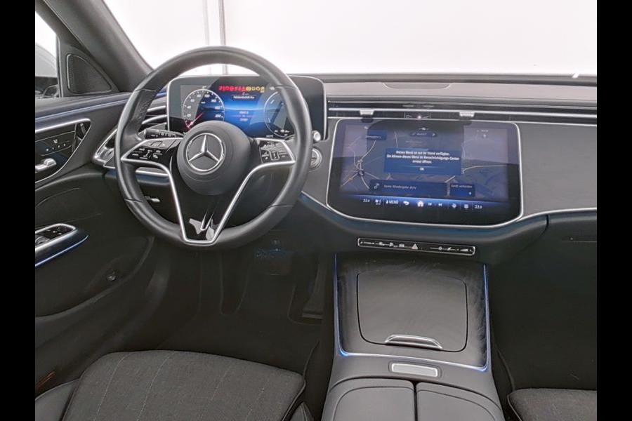 Mercedes-Benz E-Klasse Estate 300 e Luxury Line Plug-In Hybride Trekhaak | Rijassistentiepakket plus | Parkeerpakket met 360°-camera | Distronic | Sfeerverlichting. Inclusief 24 maanden MB Certified garantie voor Europa.