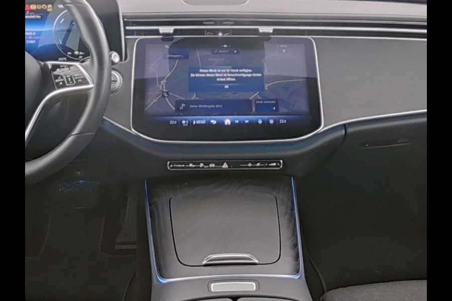 Mercedes-Benz E-Klasse Estate 300 e Luxury Line Plug-In Hybride Trekhaak | Rijassistentiepakket plus | Parkeerpakket met 360°-camera | Distronic | Sfeerverlichting. Inclusief 24 maanden MB Certified garantie voor Europa.