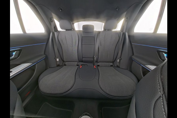 Mercedes-Benz E-Klasse Estate 300 e Luxury Line Plug-In Hybride Trekhaak | Rijassistentiepakket plus | Parkeerpakket met 360°-camera | Distronic | Sfeerverlichting. Inclusief 24 maanden MB Certified garantie voor Europa.