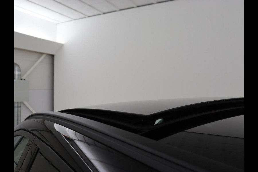 Ford Kuga 2.5 PHEV ST-Line | Panoramadak | Stoelverwarming | Adaptive cruise | 360 Camera | Leder/Alcantara | Full LED | Achterbankverwarming | Navigatie | Climate control | Plug In