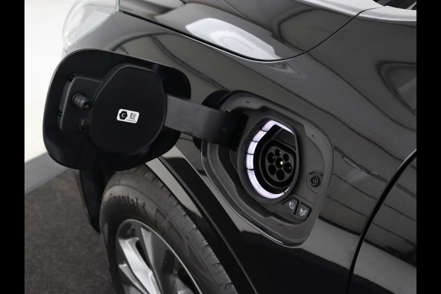 Ford Kuga 2.5 PHEV ST-Line | Panoramadak | Stoelverwarming | Adaptive cruise | 360 Camera | Leder/Alcantara | Full LED | Achterbankverwarming | Navigatie | Climate control | Plug In