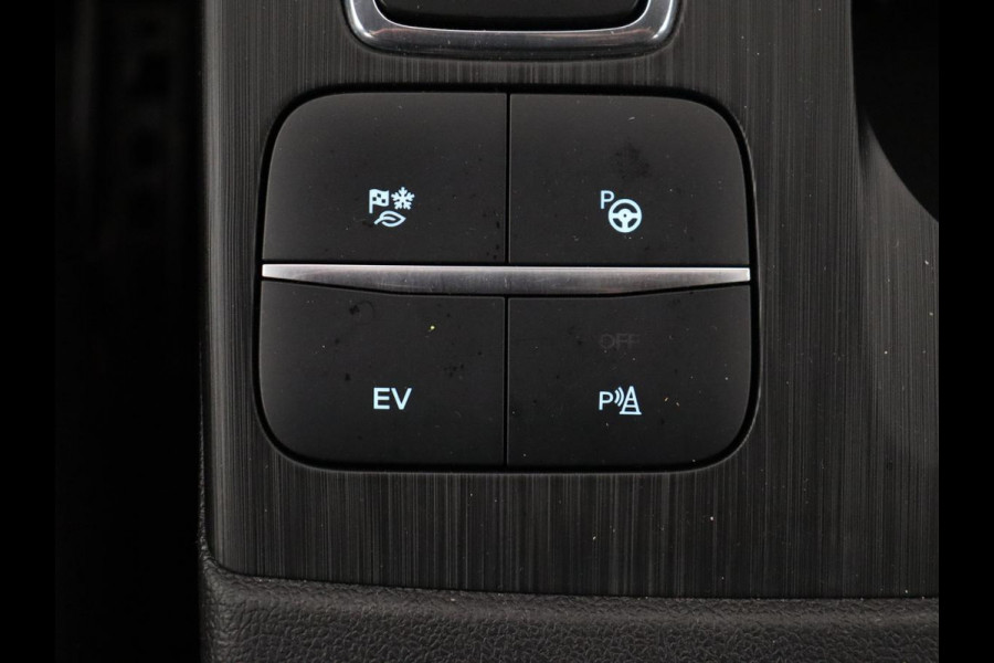 Ford Kuga 2.5 PHEV ST-Line | Panoramadak | Stoelverwarming | Adaptive cruise | 360 Camera | Leder/Alcantara | Full LED | Achterbankverwarming | Navigatie | Climate control | Plug In