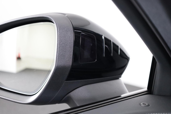 Audi A5 Avant 2.0 TFSI S edition 150pk | Matrix Led verlichting | Rondzicht camera | Keyless entry | 19 inch lichtmetalen velgen | S-line